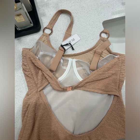 ASOS Bundle Fuller Bust Swimsuits - Picture 5 of 7